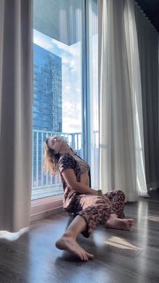 Jade Chynoweth feet photo thumbnail