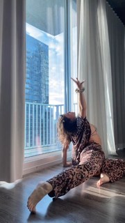 Jade Chynoweth feet photo thumbnail