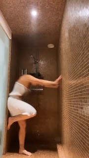 Jade Chynoweth feet photo thumbnail