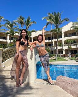 Jade Chynoweth feet photo thumbnail