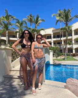 Jade Chynoweth feet photo thumbnail