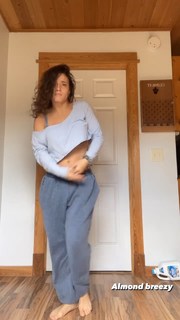 Jade Chynoweth feet photo thumbnail