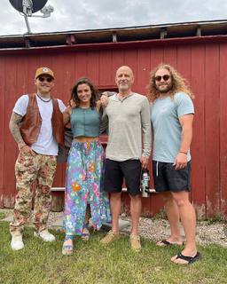 Jade Chynoweth feet photo thumbnail