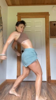 Jade Chynoweth feet photo thumbnail