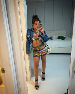 Jade Chynoweth feet photo thumbnail