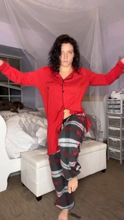 Jade Chynoweth feet photo thumbnail