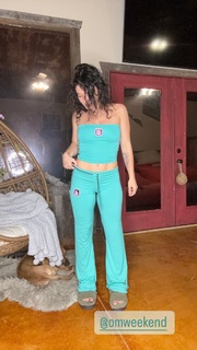 Jade Chynoweth feet photo thumbnail