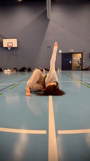 Jade Chynoweth feet photo thumbnail