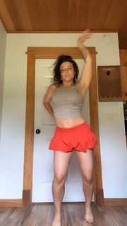 Jade Chynoweth feet photo thumbnail