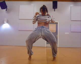 Jade Chynoweth feet photo thumbnail