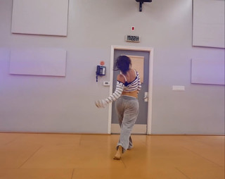 Jade Chynoweth feet photo thumbnail