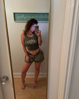 Jade Chynoweth feet photo thumbnail