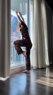 Jade Chynoweth feet photo thumbnail