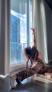 Jade Chynoweth feet photo thumbnail