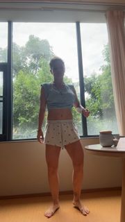 Jade Chynoweth feet photo thumbnail