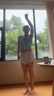 Jade Chynoweth feet photo thumbnail