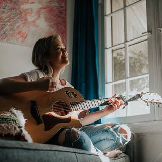 Jade Pettyjohn feet photo thumbnail