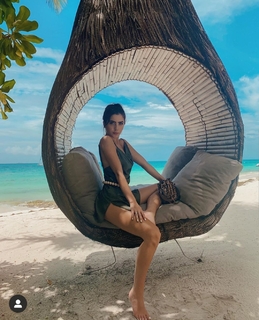 Jade Picon feet photo thumbnail