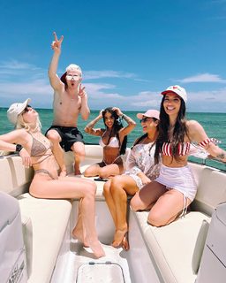 Jade Picon feet photo thumbnail