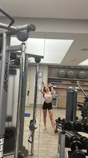 Jade Picon feet photo thumbnail