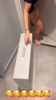 Jade Picon feet photo thumbnail