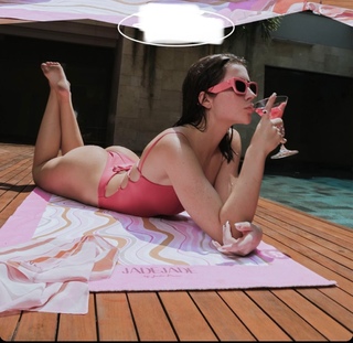 Jade Picon feet photo thumbnail