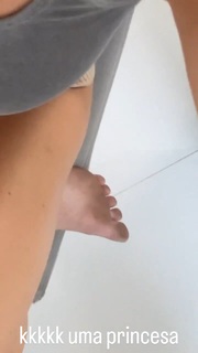 Jade Picon feet photo thumbnail