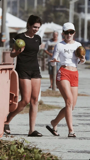 Jade Picon feet photo thumbnail