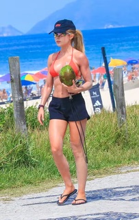 Jade Picon feet photo thumbnail