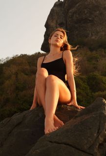 Jade Picon feet photo thumbnail