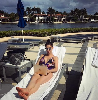 Jade Tailor feet photo 13
