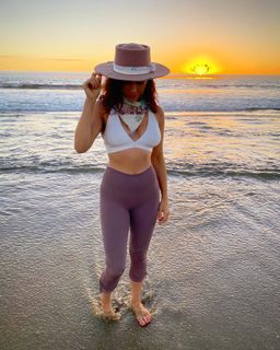 Jade Tailor feet photo 5