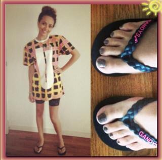Jade Thirlwall feet photo thumbnail