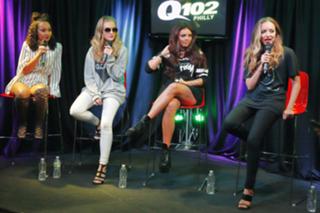Jade Thirlwall feet photo thumbnail