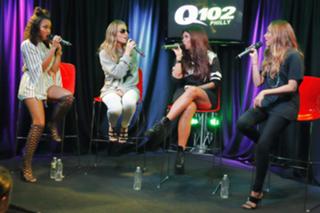 Jade Thirlwall feet photo thumbnail