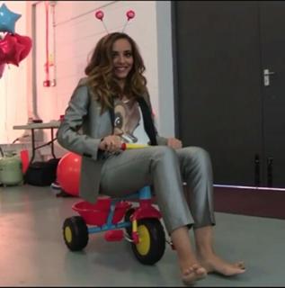Jade Thirlwall feet photo thumbnail