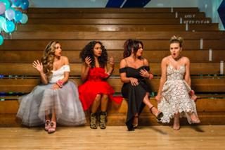 Jade Thirlwall feet photo thumbnail