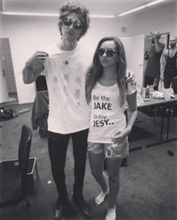 Jade Thirlwall feet photo thumbnail