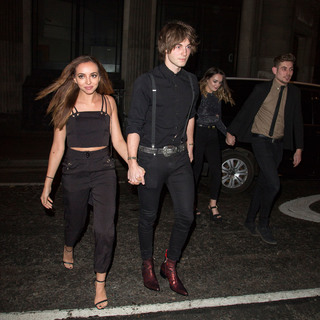 Jade Thirlwall feet photo thumbnail