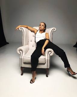 Jade Thirlwall feet photo thumbnail