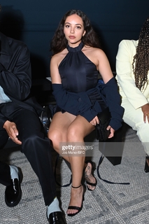 Jade Thirlwall feet photo thumbnail