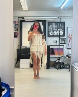 Jade Thirlwall feet photo thumbnail