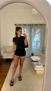 Jade Tuncdoruk feet photo 18