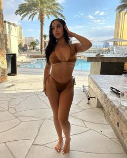 Jaden Newman feet photo thumbnail