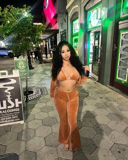 Jaden Newman feet photo thumbnail