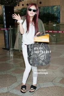 Jae-kyung Kim feet photo 3