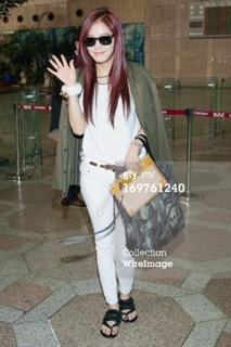 Jae-kyung Kim feet photo 8