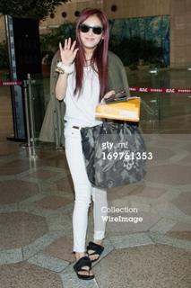 Jae-kyung Kim feet photo 7