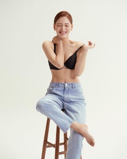 Jae-kyung Kim feet photo 6