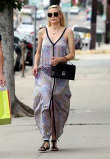 Jaime King feet photo thumbnail